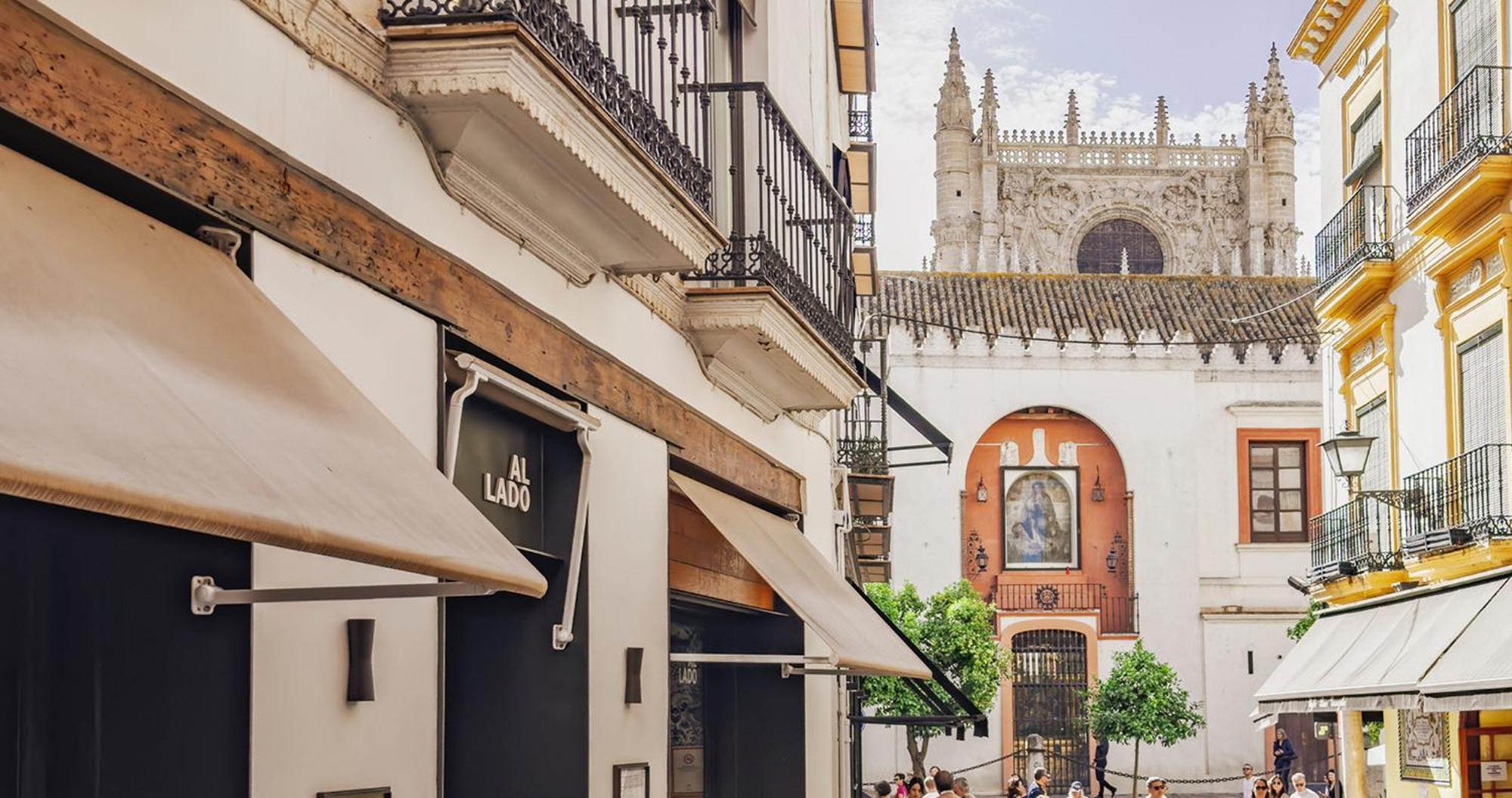 Eme Catedral Mercer Hotel Σεβίλλη Εξωτερικό φωτογραφία A shop in Granada, Spain