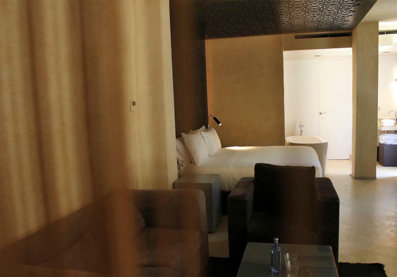Eme Catedral Mercer Hotel Σεβίλλη Εξωτερικό φωτογραφία A room at the hotel