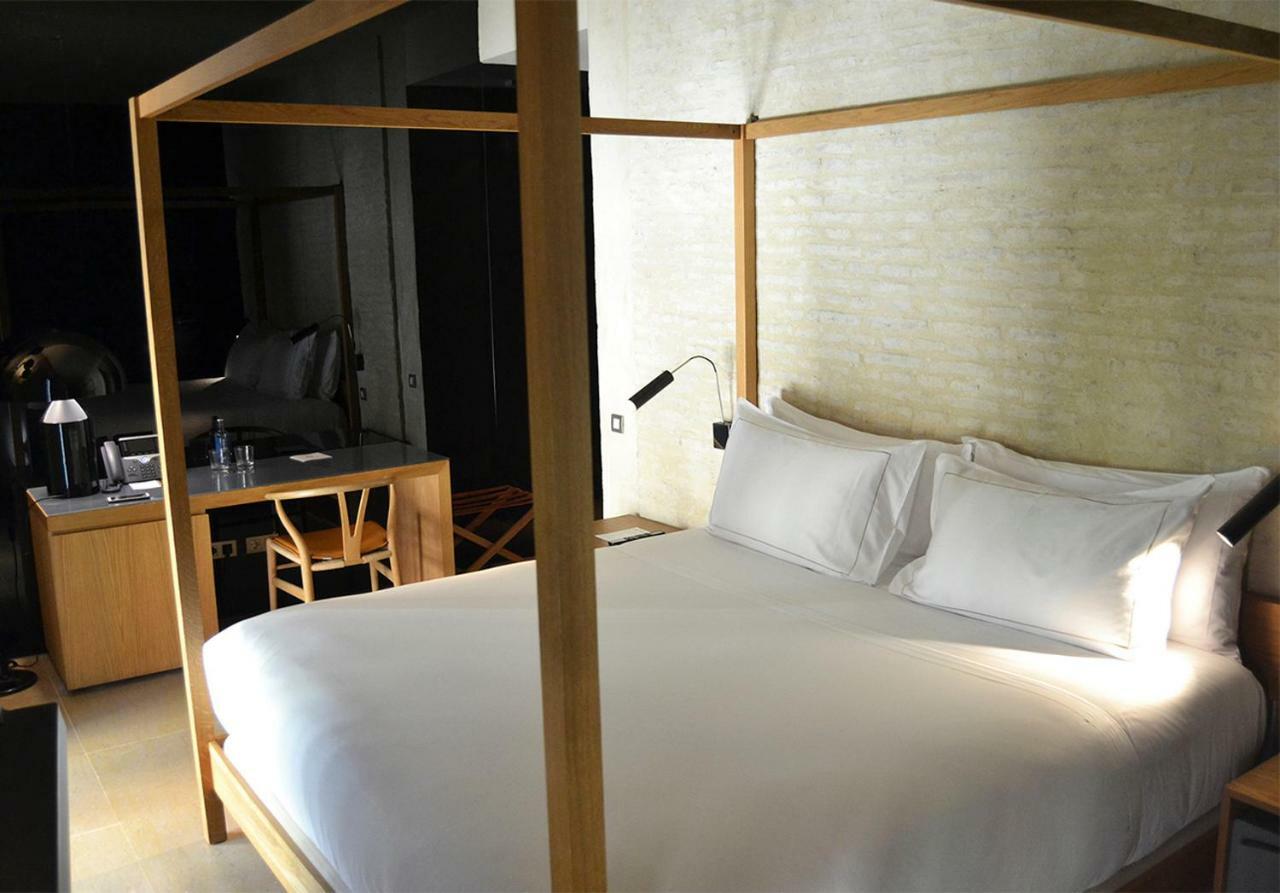 Eme Catedral Mercer Hotel Σεβίλλη Εξωτερικό φωτογραφία A room at the hotel
