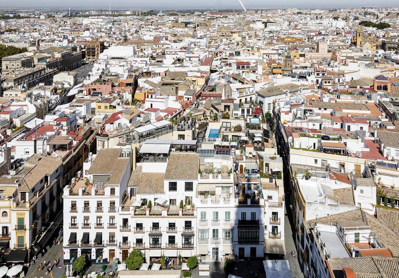 Eme Catedral Mercer Hotel Σεβίλλη Εξωτερικό φωτογραφία View of the city from the tower of the church of San Francisco.